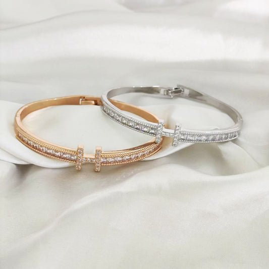 European and American niche super flash zircon letter buckle bracelet high-end temperament bracelet light luxury simple style versatile bracelet