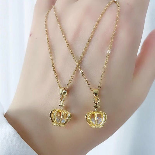 [Titanium steel real gold electroplating] New crown hollow titanium steel necklace, trendy Internet celebrity ins personalized pendant collarbone chain