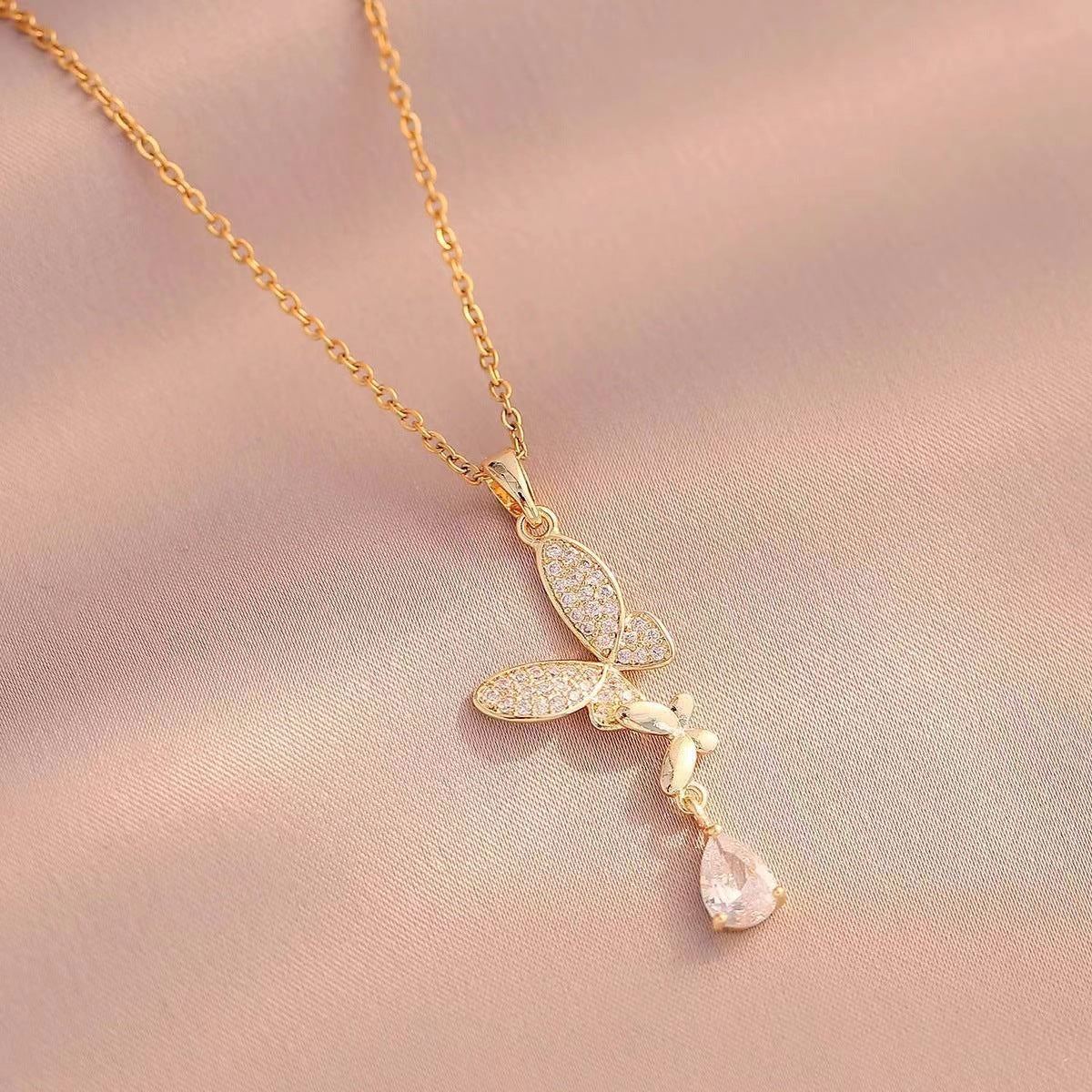Butterfly Necklace Women's Summer 2022 New Light Luxury Niche Design Sense Premium Clavicle Chain Tassel Zircon Pendant
