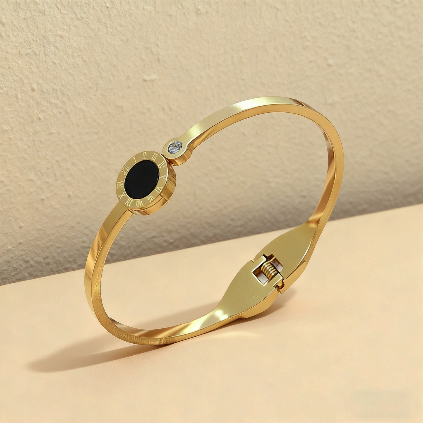 Open black shell cross-border Xiyin light luxury couple titanium steel Roman numerals bracelet female versatile non-fading jewelry bracelet