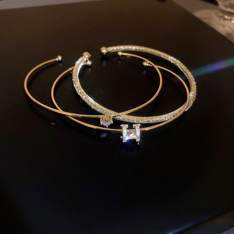Diamond-encrusted titanium steel simple fashion bracelet European and American retro fashion temperament versatile bracelet light luxury high-end jewelry women