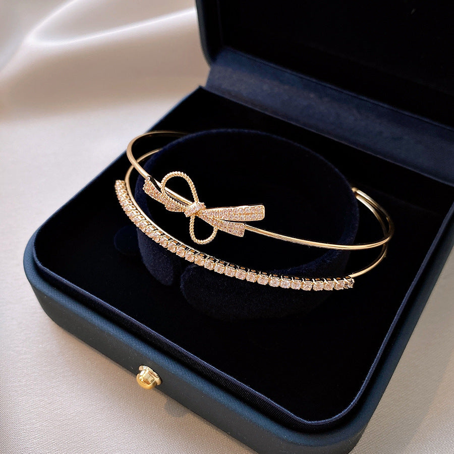Diamond-encrusted titanium steel simple fashion bracelet European and American retro fashion temperament versatile bracelet light luxury high-end jewelry women