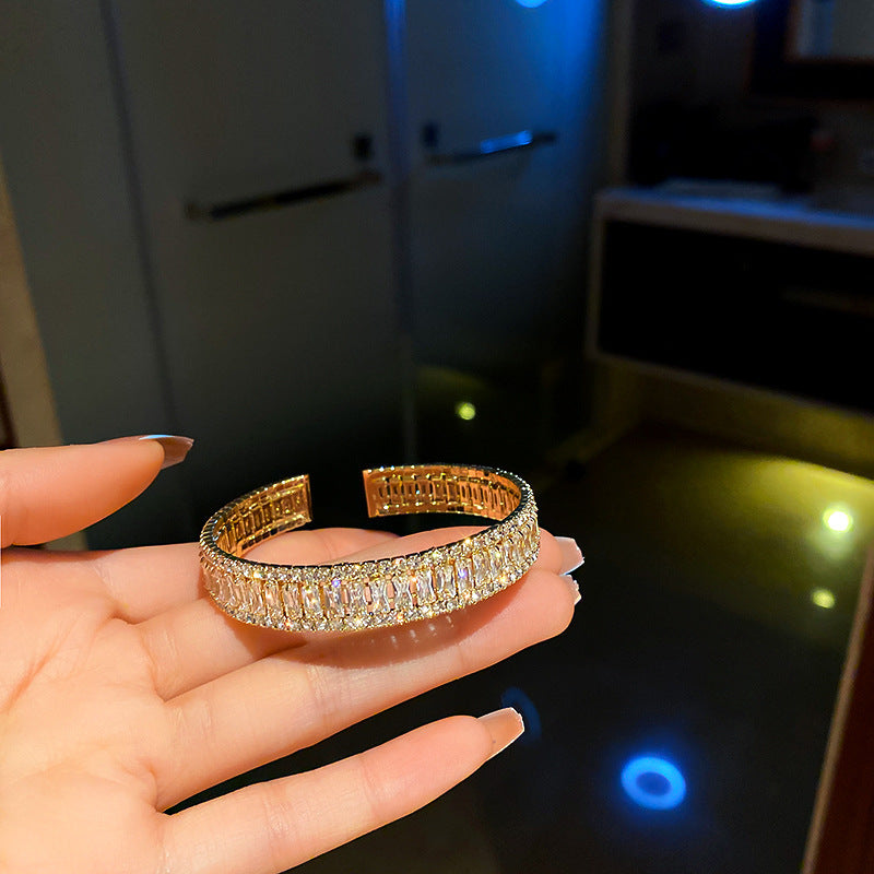 European and American retro zircon grid bracelet light luxury high-end niche bracelet fashion exquisite temperament versatile jewelry women