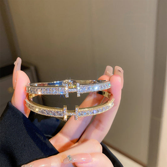 European and American niche super flash zircon letter buckle bracelet high-end temperament bracelet light luxury simple style versatile bracelet