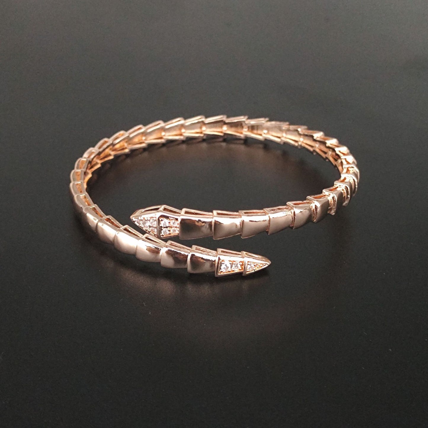 Snake full diamond bracelet women's high-end sense light luxury round simple high version jewelry light luxury niche exquisite copper gold-plated