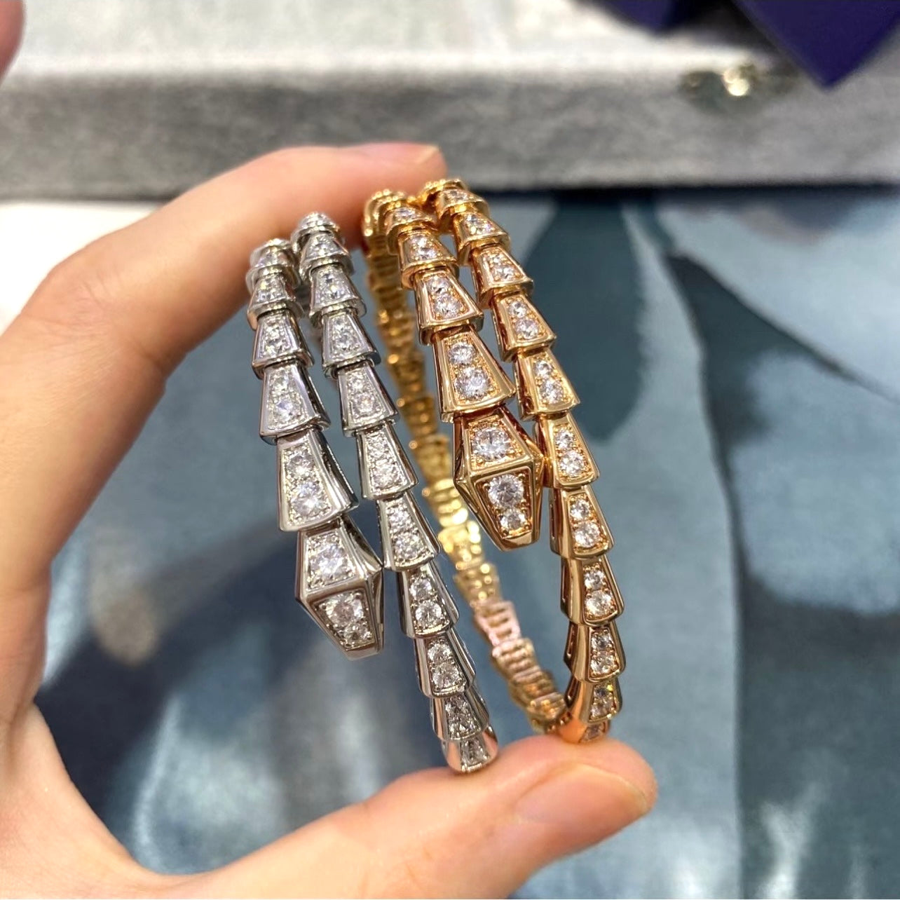 Snake full diamond bracelet women's high-end sense light luxury round simple high version jewelry light luxury niche exquisite copper gold-plated