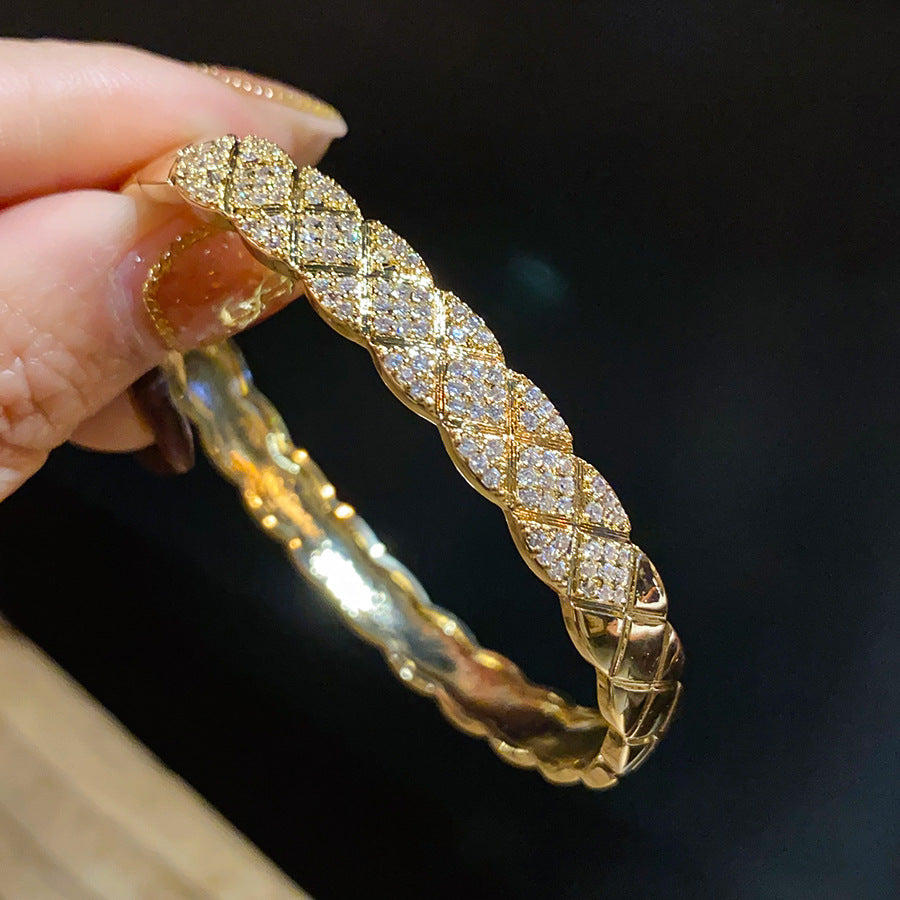 European and American retro zircon grid bracelet light luxury high-end niche bracelet fashion exquisite temperament versatile jewelry women