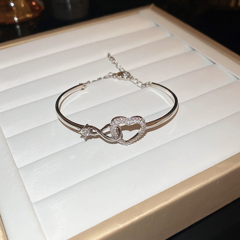 Diamond-encrusted titanium steel simple fashion bracelet European and American retro fashion temperament versatile bracelet light luxury high-end jewelry women