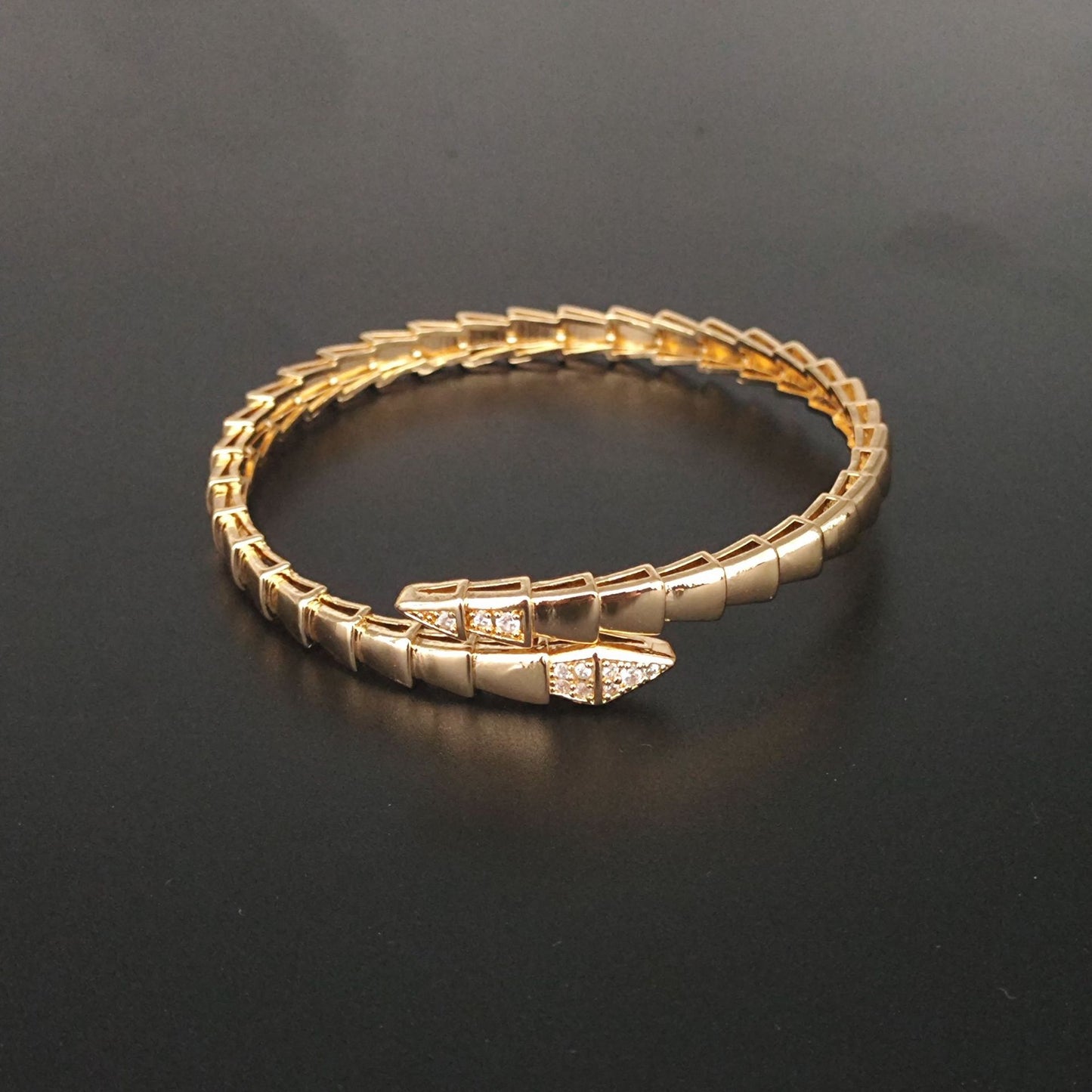 Snake full diamond bracelet women's high-end sense light luxury round simple high version jewelry light luxury niche exquisite copper gold-plated