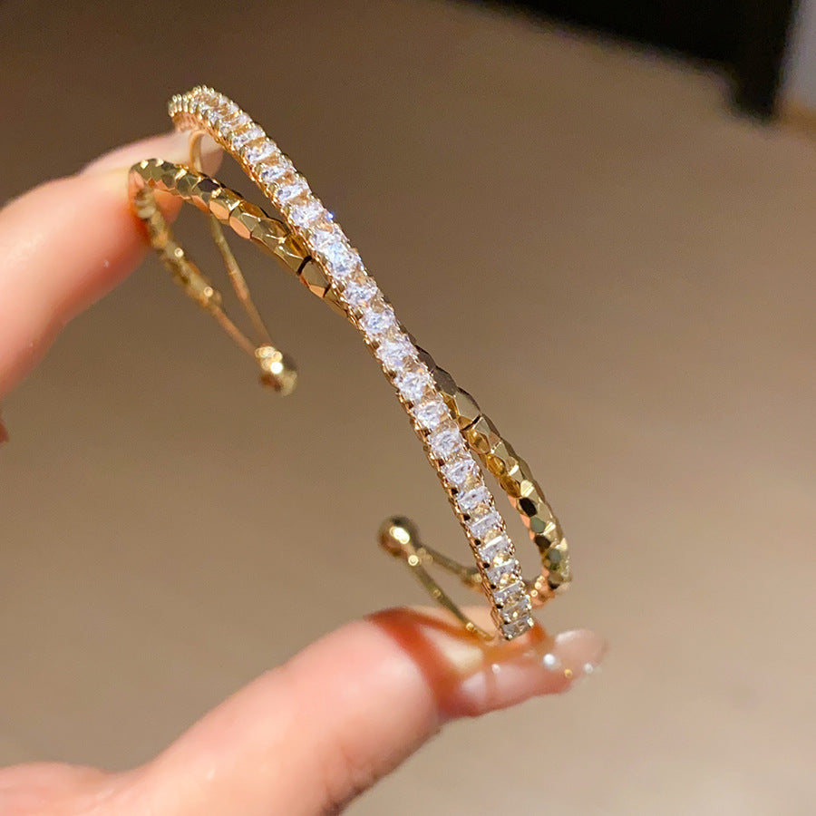 Diamond-encrusted titanium steel simple fashion bracelet European and American retro fashion temperament versatile bracelet light luxury high-end jewelry women