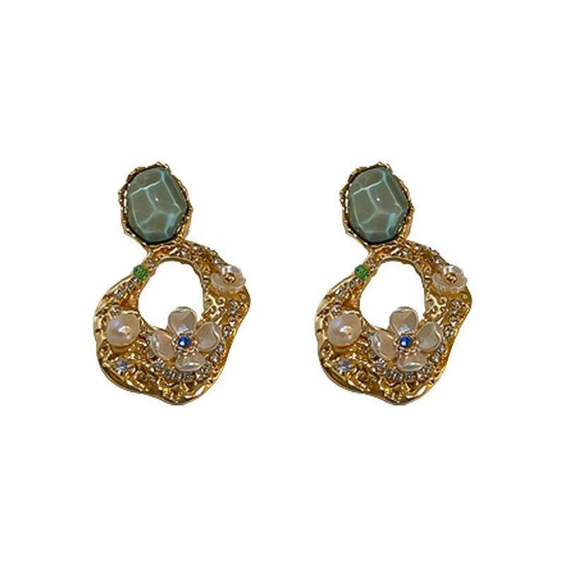 Pearl flower Hong Kong style exaggerated large stud earrings women's medieval earrings niche design sense high-end retro earrings spring and summer