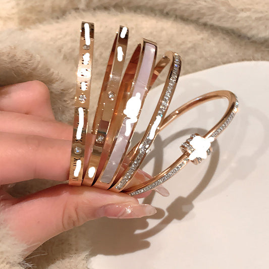High version bracelet, Kajiadi's four-leaf and five-leaf bracelet, bracelet, custom-made, wholesale CD double C with pictures and samples.