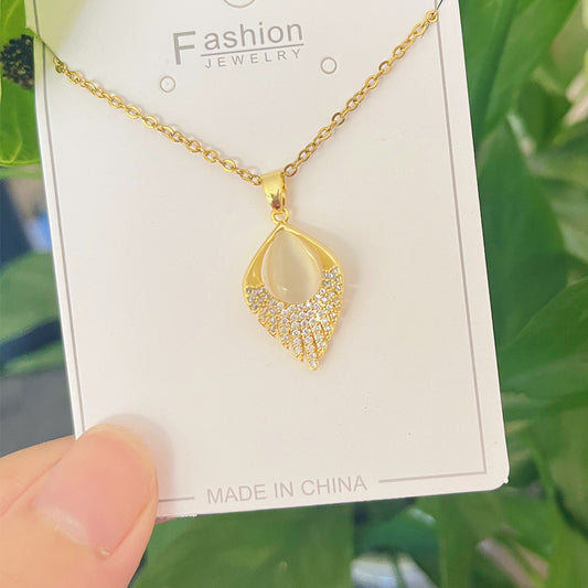 Gold micro-inlaid zircon leaf necklace 2024 new copper micro-inlaid water droplets opal Internet celebrity titanium steel o-chain