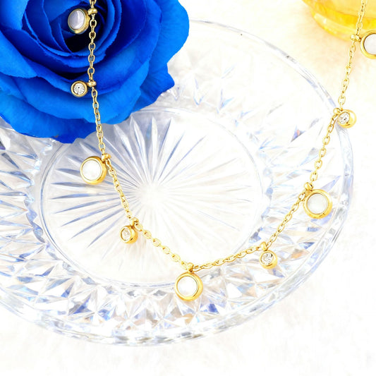 (whole body titanium steel) fashionable simple retro geometric round black and white shell zircon decorative accessories do not fade necklace