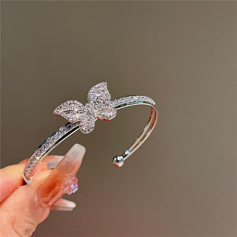 Diamond-encrusted titanium steel simple fashion bracelet European and American retro fashion temperament versatile bracelet light luxury high-end jewelry women