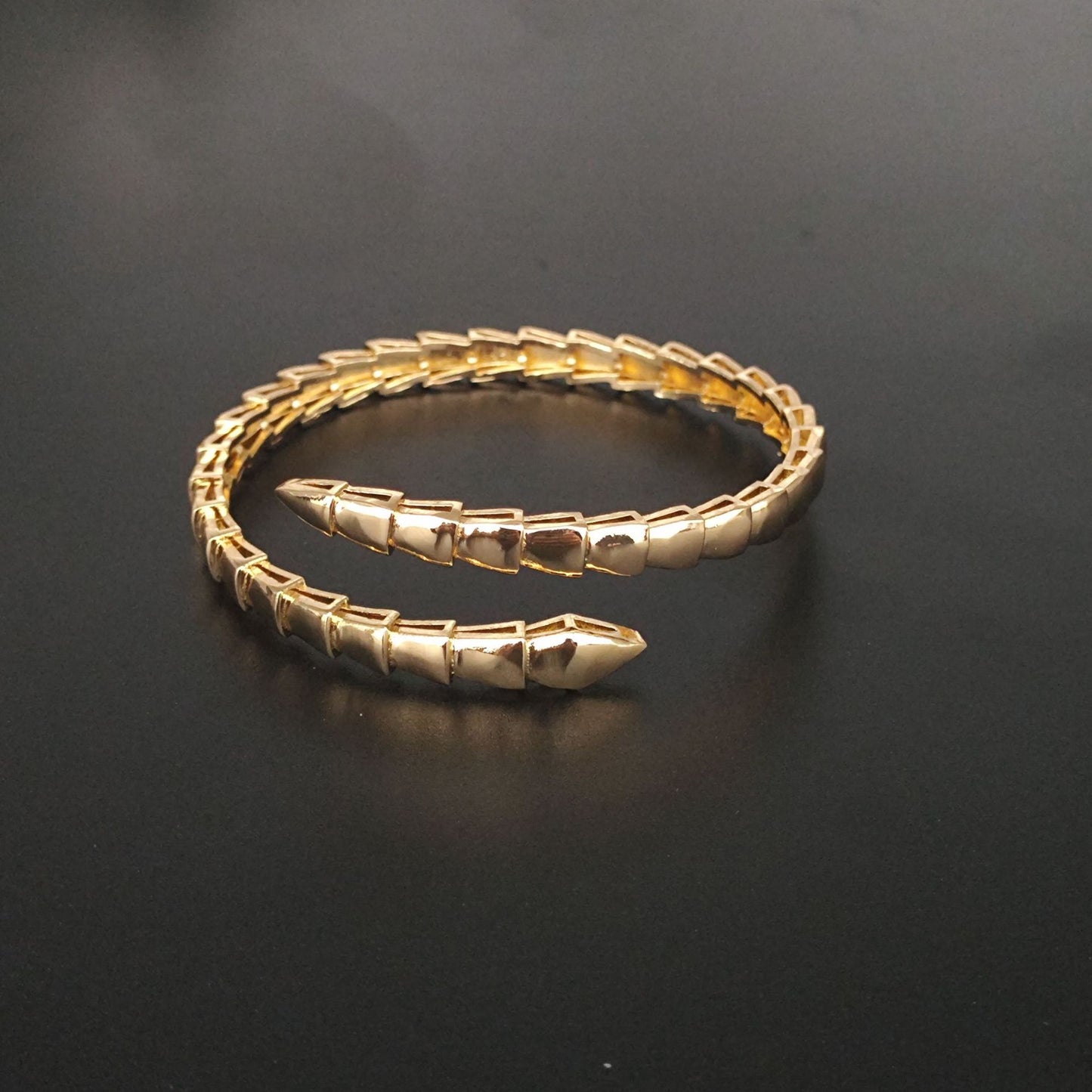 Snake full diamond bracelet women's high-end sense light luxury round simple high version jewelry light luxury niche exquisite copper gold-plated