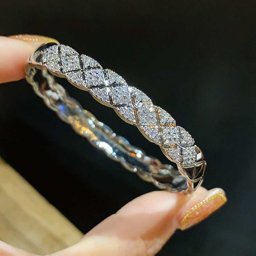 European and American retro zircon grid bracelet light luxury high-end niche bracelet fashion exquisite temperament versatile jewelry women