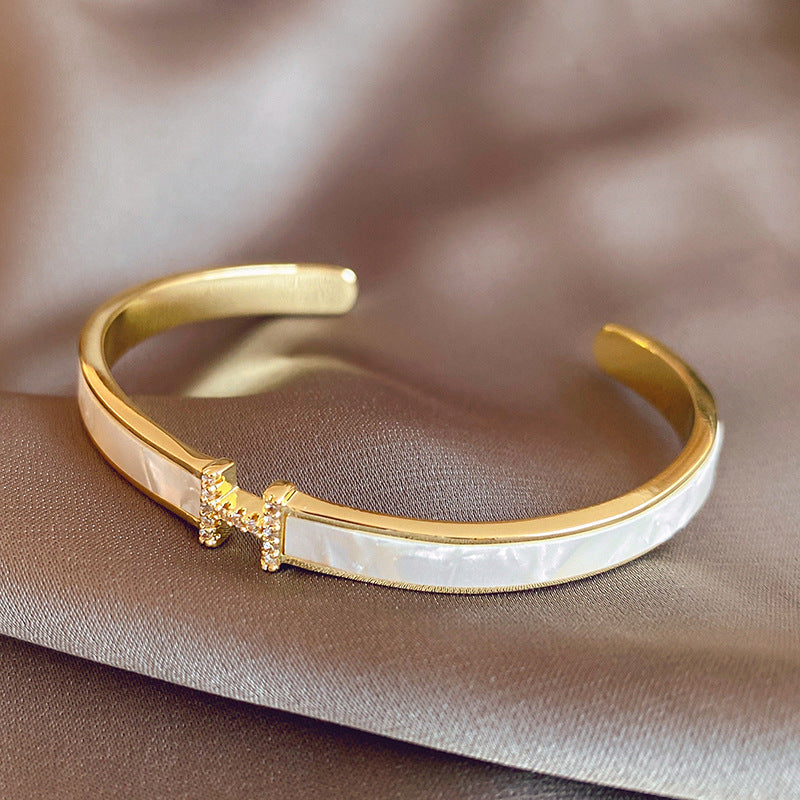 Diamond-encrusted titanium steel simple fashion bracelet European and American retro fashion temperament versatile bracelet light luxury high-end jewelry women