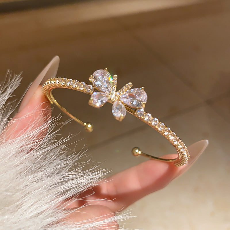 Diamond-encrusted titanium steel simple fashion bracelet European and American retro fashion temperament versatile bracelet light luxury high-end jewelry women