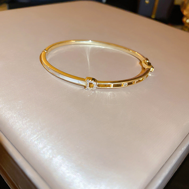 Diamond-encrusted titanium steel simple fashion bracelet European and American retro fashion temperament versatile bracelet light luxury high-end jewelry women