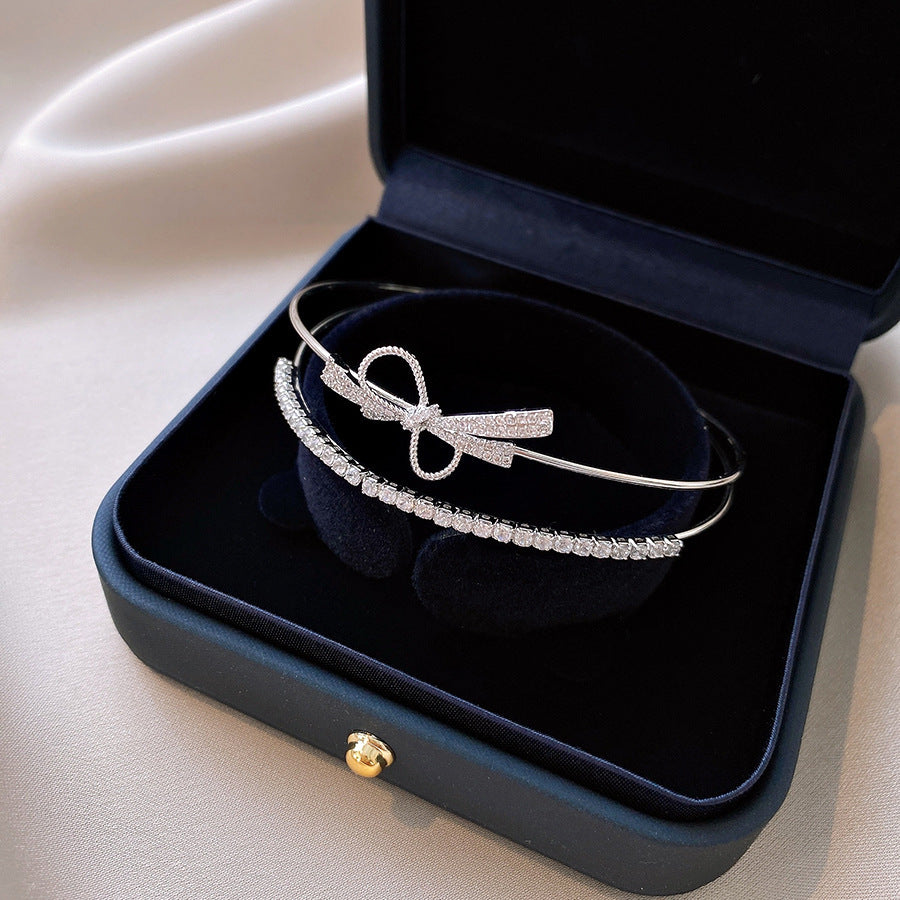 Diamond-encrusted titanium steel simple fashion bracelet European and American retro fashion temperament versatile bracelet light luxury high-end jewelry women
