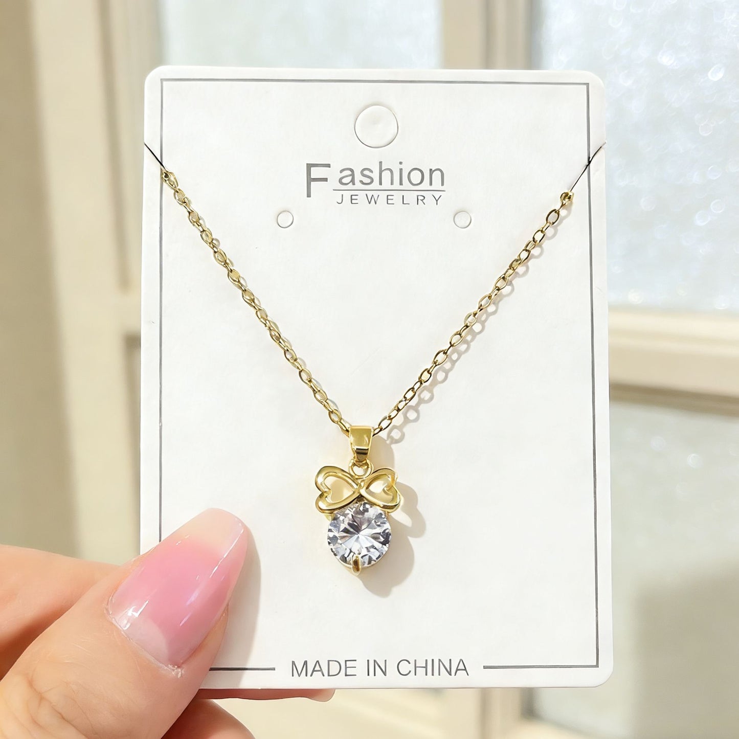 [Titanium steel] light luxury temperament gorgeous full diamond bow necklace female Internet celebrity versatile collarbone chain titanium steel chain