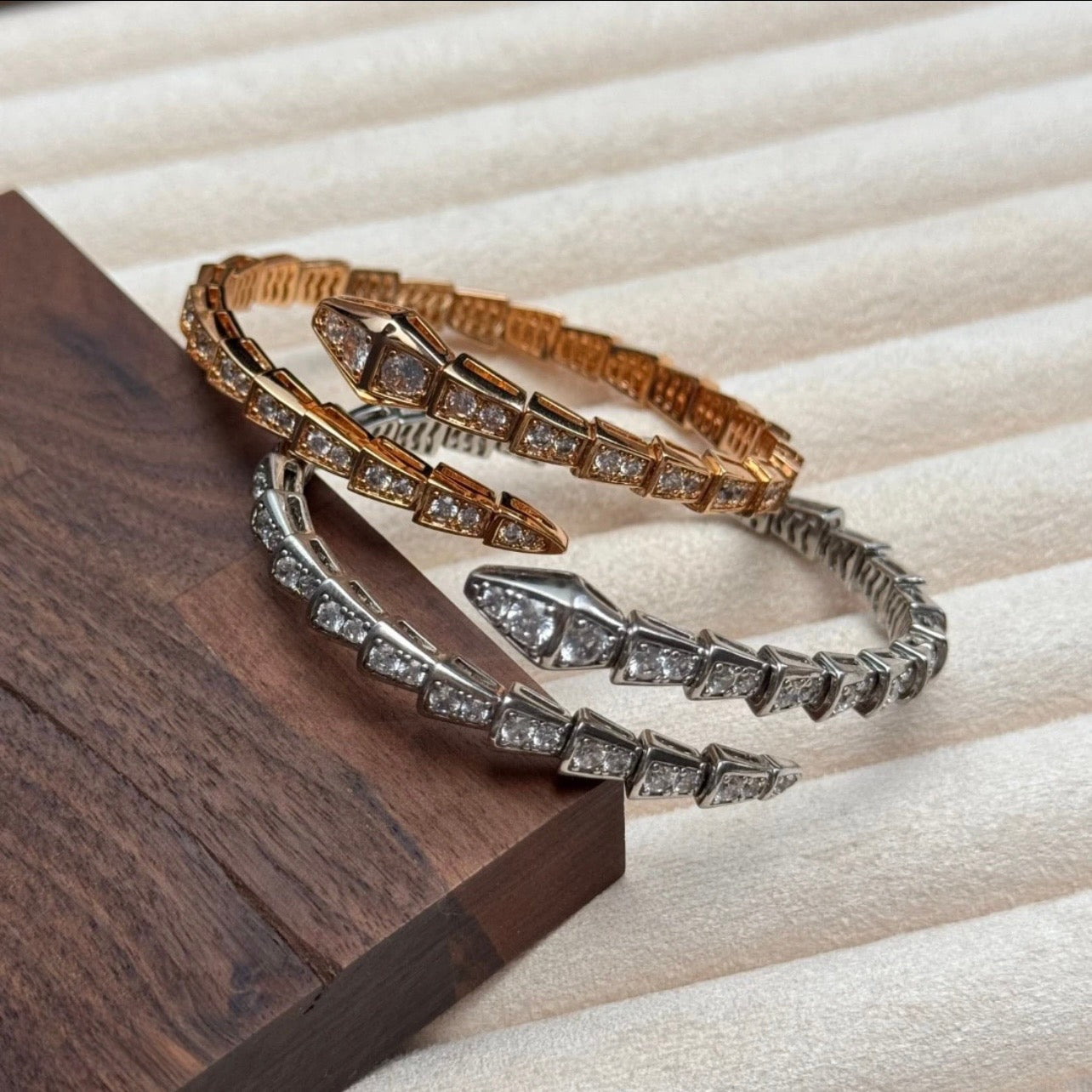 Snake full diamond bracelet women's high-end sense light luxury round simple high version jewelry light luxury niche exquisite copper gold-plated