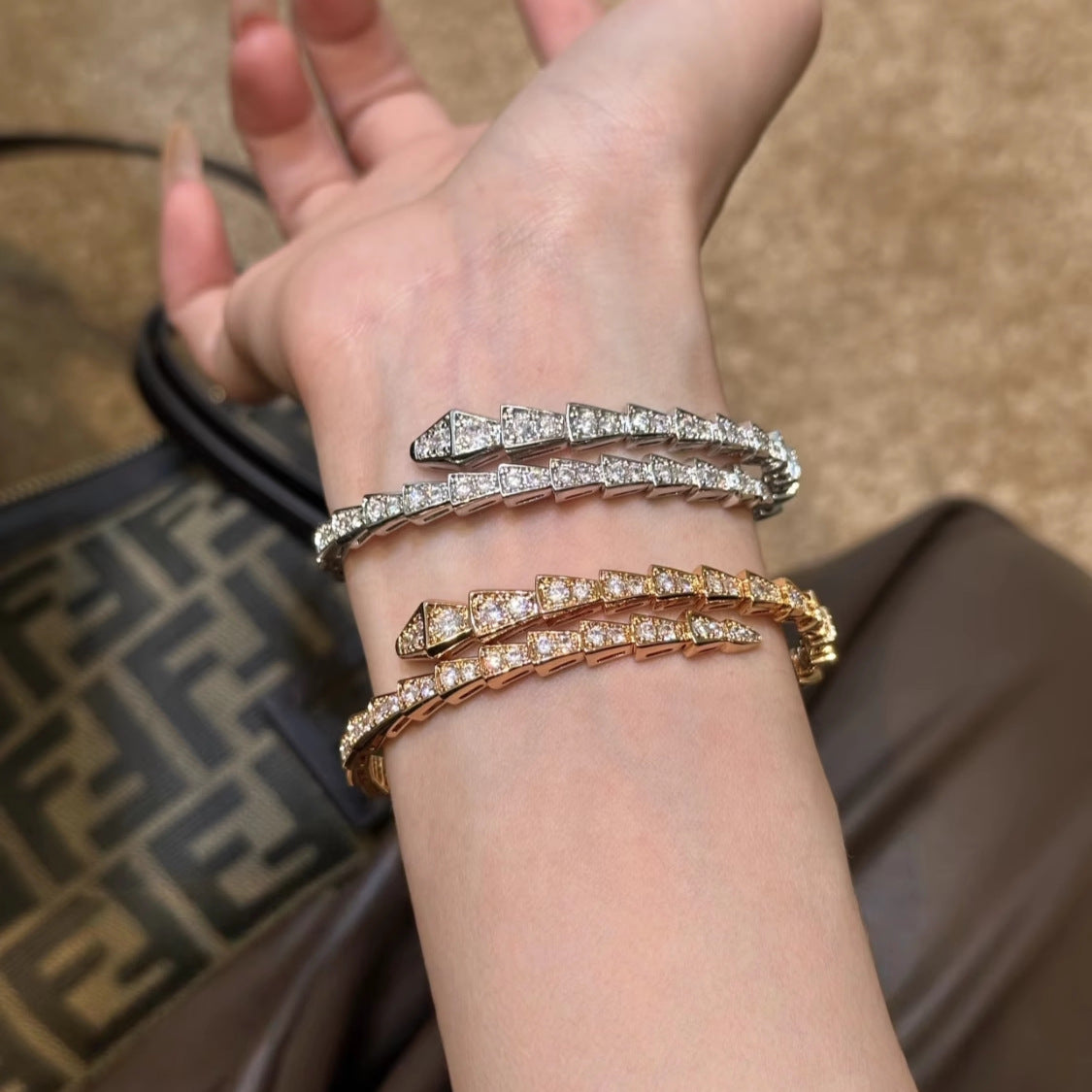 Snake full diamond bracelet women's high-end sense light luxury round simple high version jewelry light luxury niche exquisite copper gold-plated