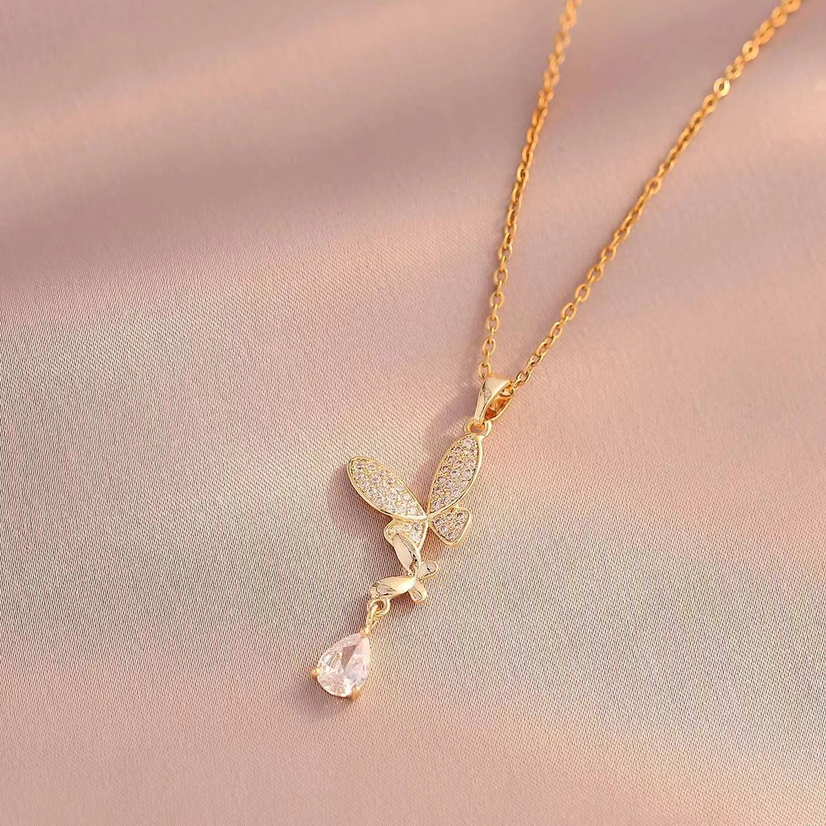 Butterfly Necklace Women's Summer 2022 New Light Luxury Niche Design Sense Premium Clavicle Chain Tassel Zircon Pendant