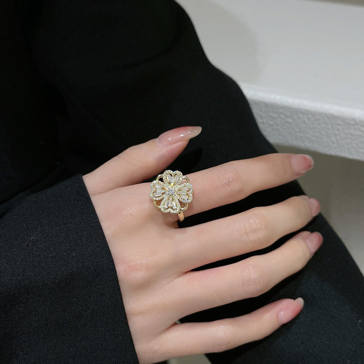 Full diamond rotating flower ring, four-leaf clover copper plated real gold ring, lucky grass guardian index finger ring opening adjustable