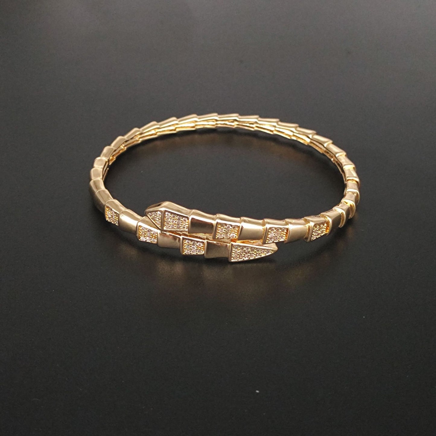 Snake full diamond bracelet women's high-end sense light luxury round simple high version jewelry light luxury niche exquisite copper gold-plated