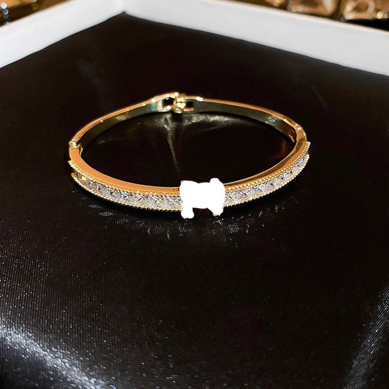 High version bracelet, Kajiadi's four-leaf and five-leaf bracelet, bracelet, custom-made, wholesale CD double C with pictures and samples.