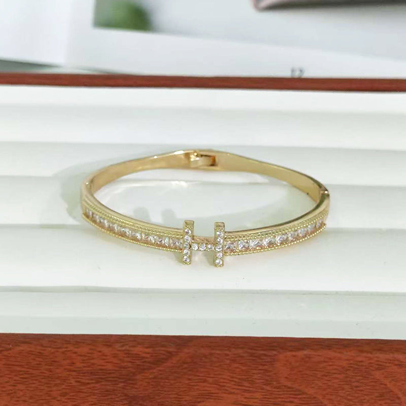 European and American niche super flash zircon letter buckle bracelet high-end temperament bracelet light luxury simple style versatile bracelet
