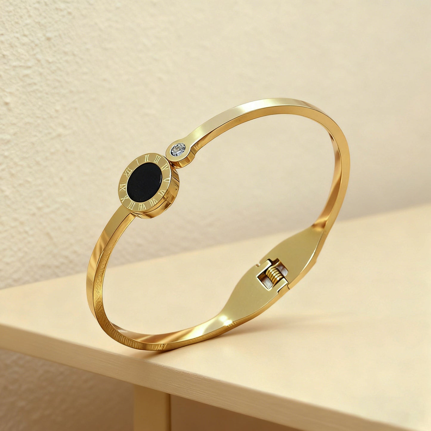 Open black shell cross-border Xiyin light luxury couple titanium steel Roman numerals bracelet female versatile non-fading jewelry bracelet