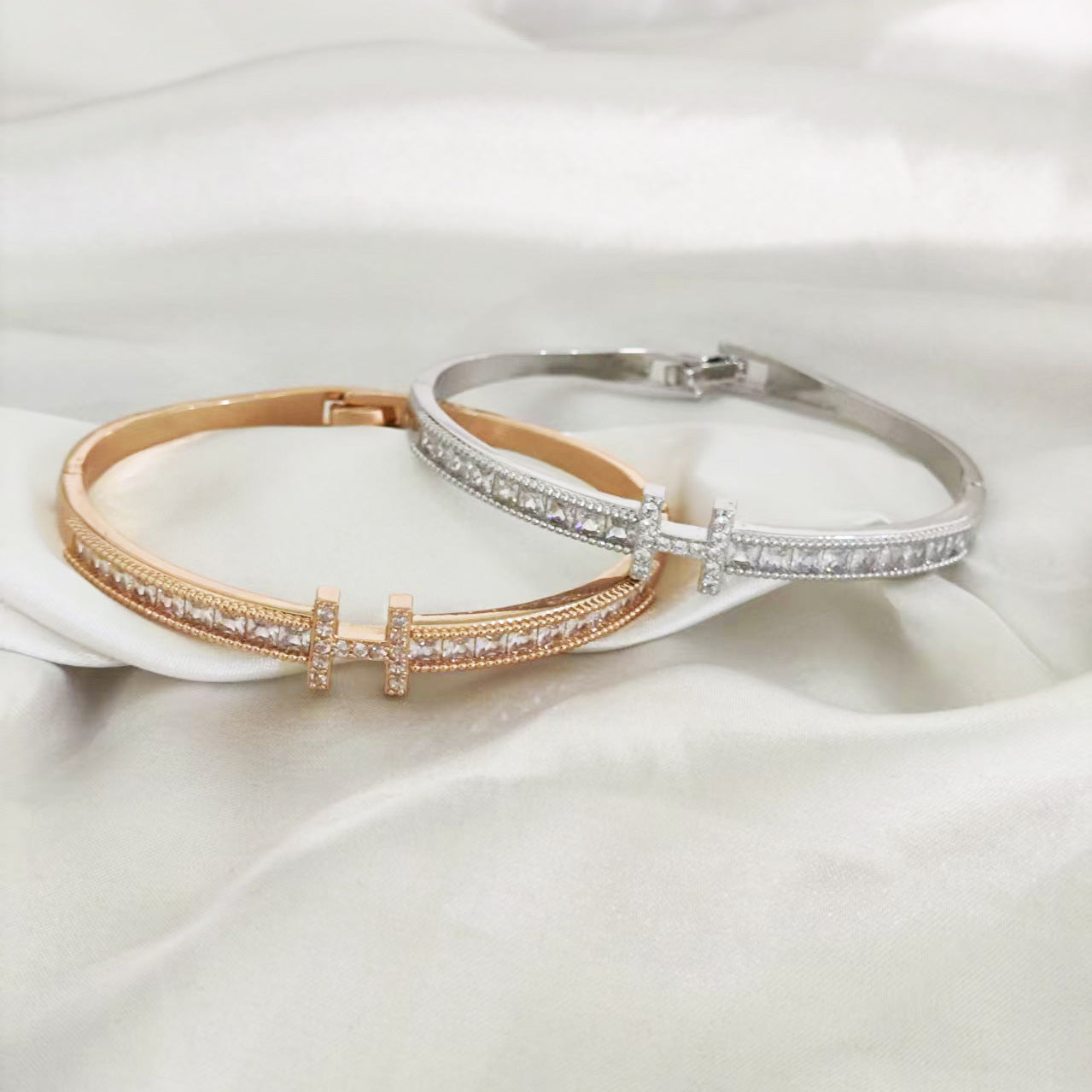 European and American niche super flash zircon letter buckle bracelet high-end temperament bracelet light luxury simple style versatile bracelet